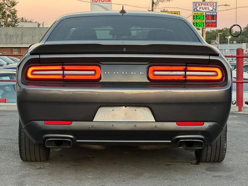 Used 2022 Dodge Challenger R/T w/ Plus Package image 5