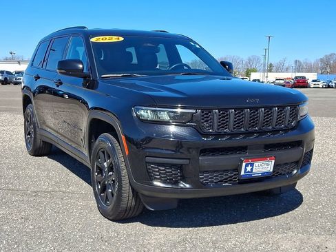 Certified 2024 Jeep Grand Cherokee L Laredo AWD/4WD image 2