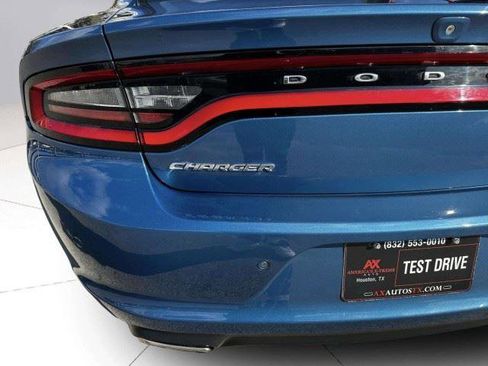 Used 2020 Dodge Charger SXT RWD image 13
