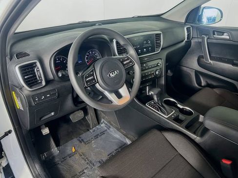 Used 2022 Kia Sportage LX w/ LX FWD Value Edition Package image 11