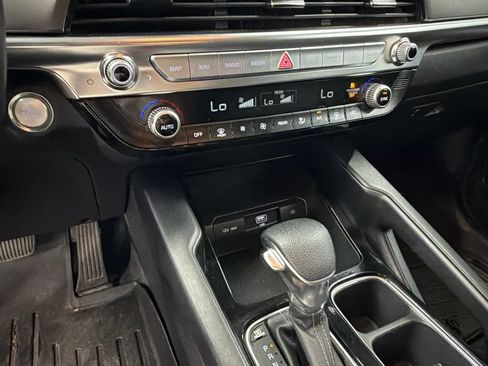 Used 2022 Kia Telluride LX FWD image 18