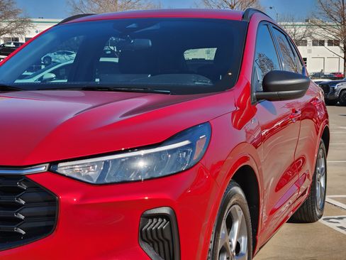 Used 2024 Ford Escape ST-Line w/ Tech Pack #1 image 9