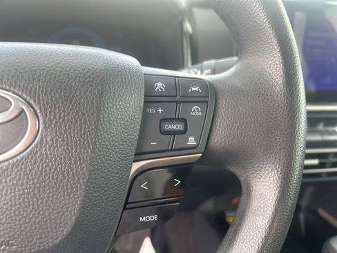 Used 2025 Toyota Camry LE FWD image 17