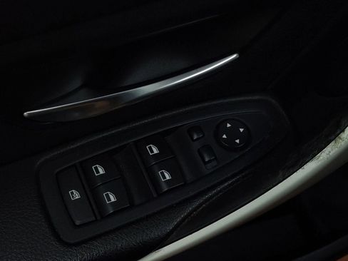 Used 2014 BMW 320i xDrive Sedan image 12