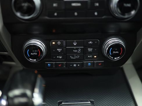 Used 2020 Ford F150 Lariat w/ Equipment Group 502A Luxury image 32