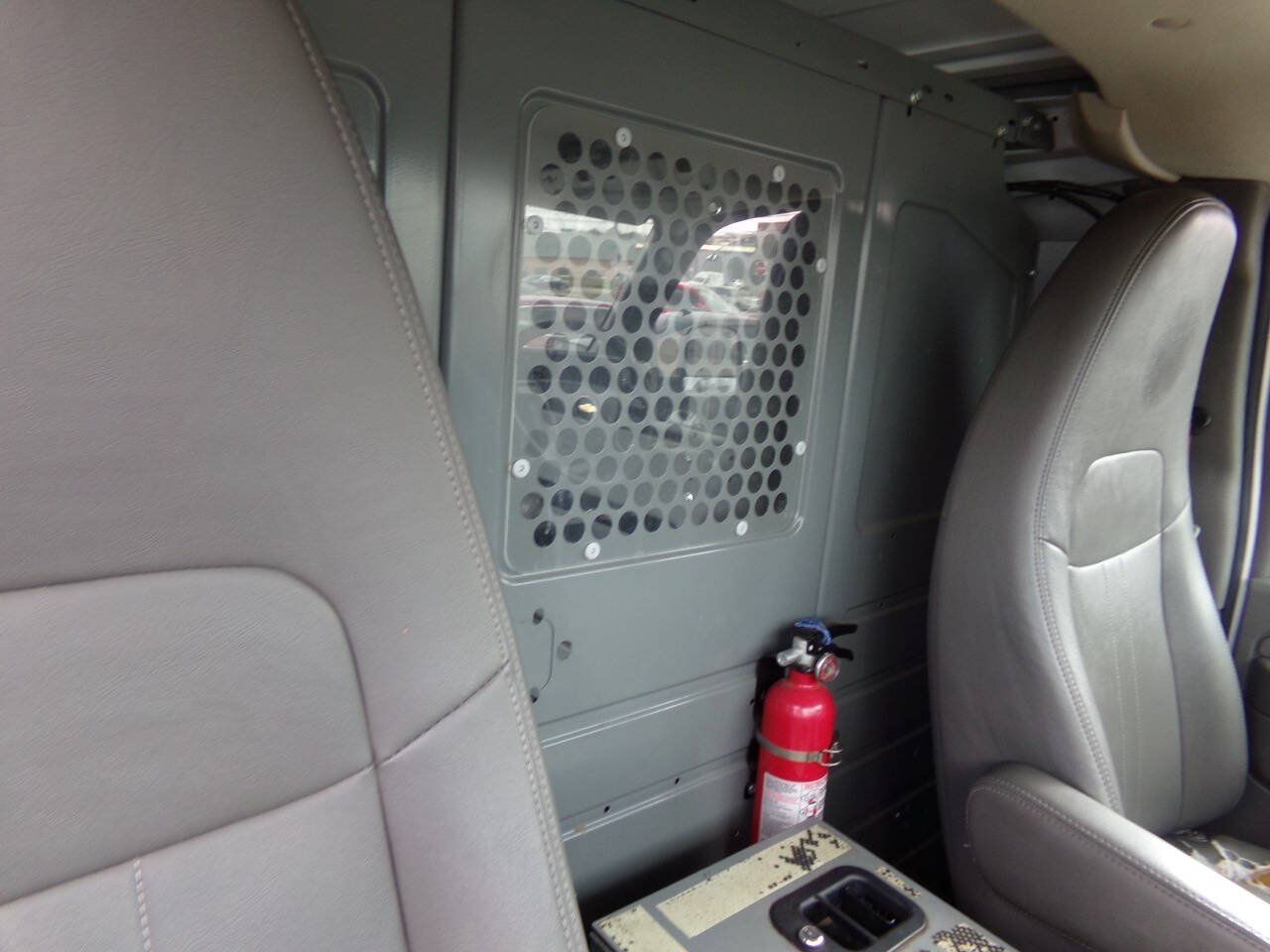 Used 2015 Chevrolet Express 2500 RWD image 49