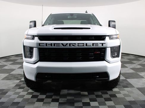 Used 2023 Chevrolet Silverado 2500 LT image 2