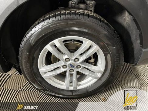 Used 2023 Ford Explorer XLT w/ Equipment Group 202A image 27