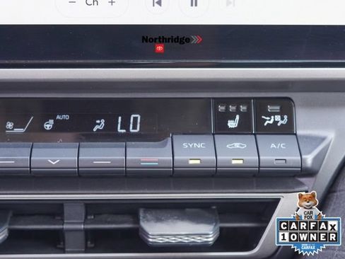 Used 2025 Toyota Camry XLE FWD image 30