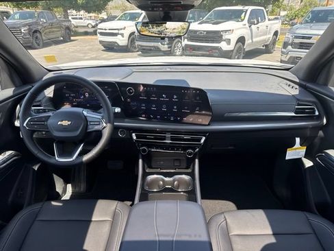 New 2026 Chevrolet Traverse LT w/ Sun and Wheel Package AWD/4WD image 13