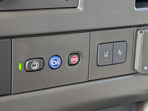 Certified 2025 GMC Savana 3500 LT w/ LT Preferred Equipment Group RWD image 22