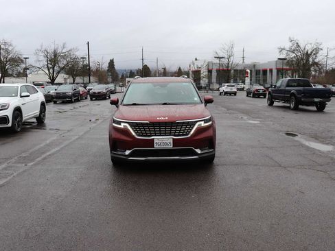 Used 2022 Kia Carnival SX Prestige image 2