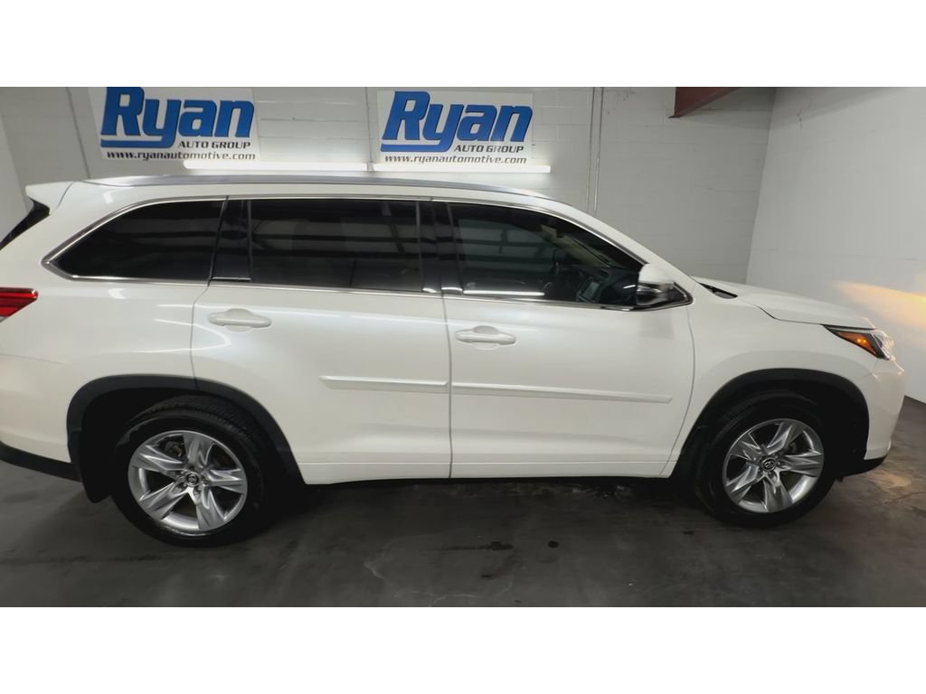 Used 2017 Toyota Highlander Limited FWD image 9