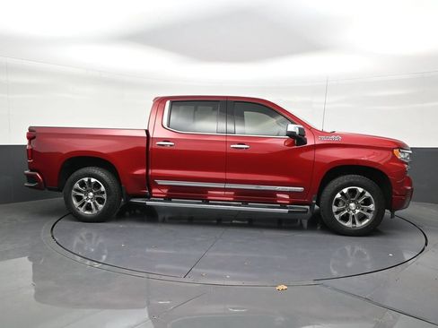 Used 2024 Chevrolet Silverado 1500 High Country w/ Z71 Off-Road Package AWD/4WD image 6