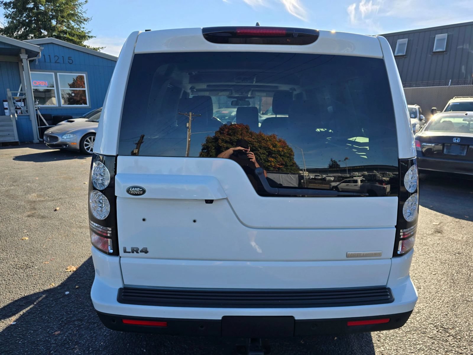 Used 2015 Land Rover LR4 HSE LUX AWD/4WD image 4