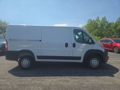 Used 2025 RAM ProMaster 2500 w/ Convenience Group FWD image 7