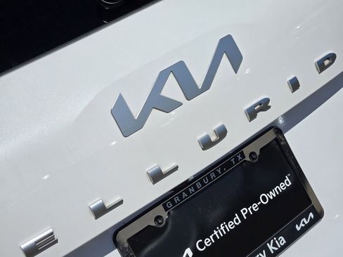 Certified 2022 Kia Telluride SX w/ SX Prestige Package image 8