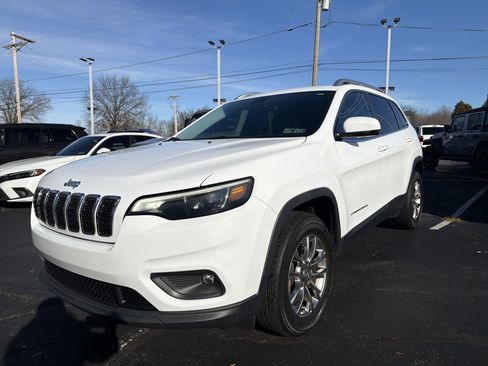 Certified 2020 Jeep Cherokee Latitude Plus w/ Cold Weather Group image 3