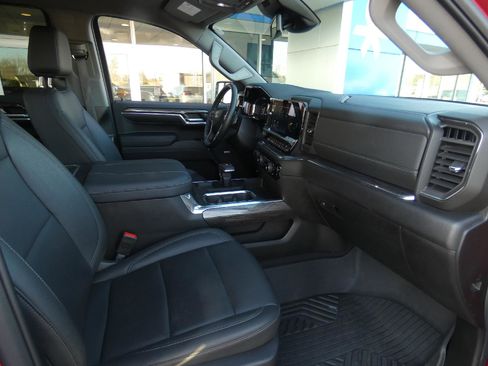 Certified 2024 Chevrolet Silverado 1500 LTZ AWD/4WD image 17