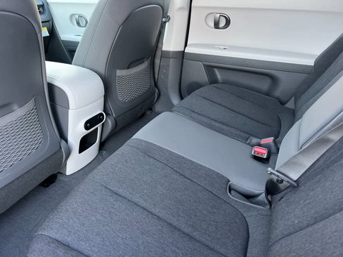 New 2026 Hyundai Ioniq 5 SE image 4