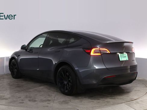 Used 2023 Tesla Model Y Long Range AWD/4WD image 17