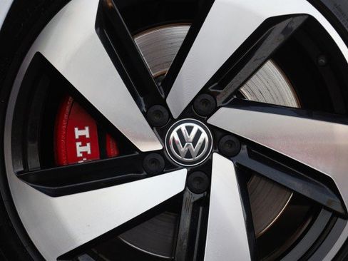 Used 2020 Volkswagen GTI SE FWD image 53