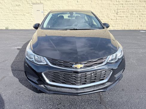 Used 2018 Chevrolet Cruze LS image 12