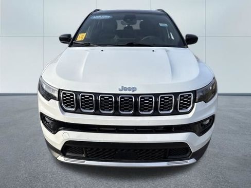 Used 2025 Jeep Compass Limited image 5