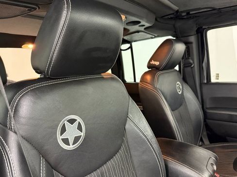 Used 2015 Jeep Wrangler Unlimited Freedom Edition image 25