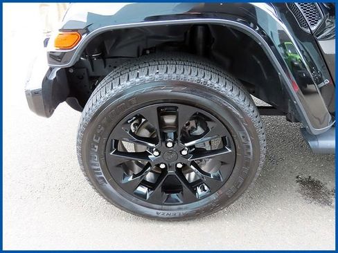 Used 2022 Jeep Gladiator Overland image 4