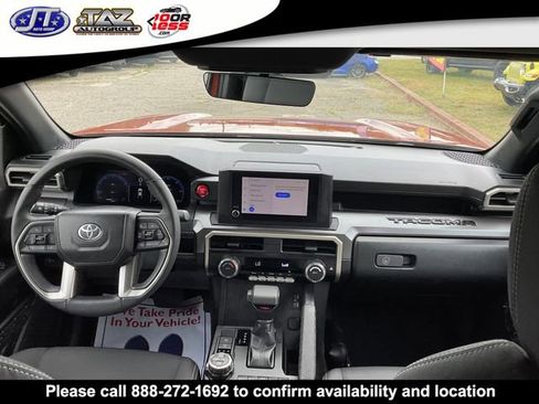 Used 2025 Toyota Tacoma TRD Off-Road AWD/4WD image 16