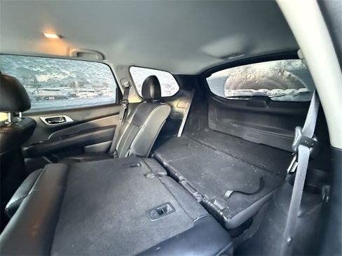 Used 2020 Nissan Pathfinder SL image 5