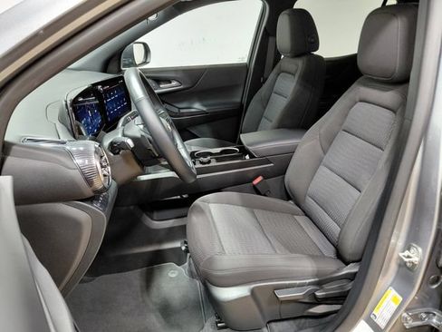 Used 2026 Chevrolet Equinox LT AWD/4WD image 3