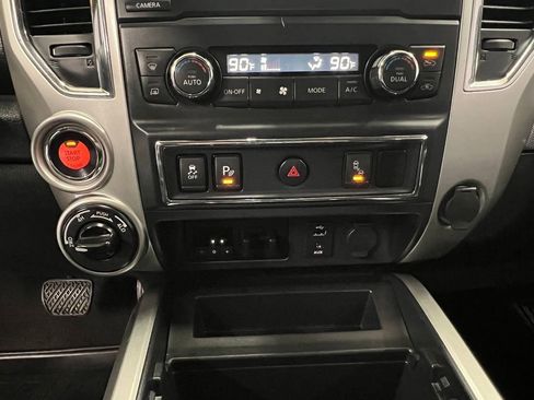 Used 2017 Nissan Titan PRO-4X image 15