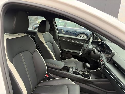 Used 2025 Kia K5 GT-Line AWD/4WD image 9