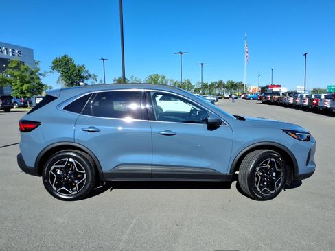 Certified 2026 Ford Escape Platinum w/ Premium Technology Package AWD/4WD image 2