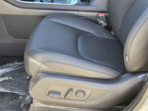 New 2026 Kia Carnival EX image 17