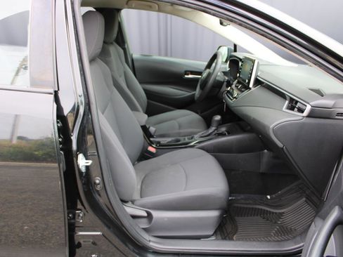 Used 2020 Toyota Corolla LE image 33