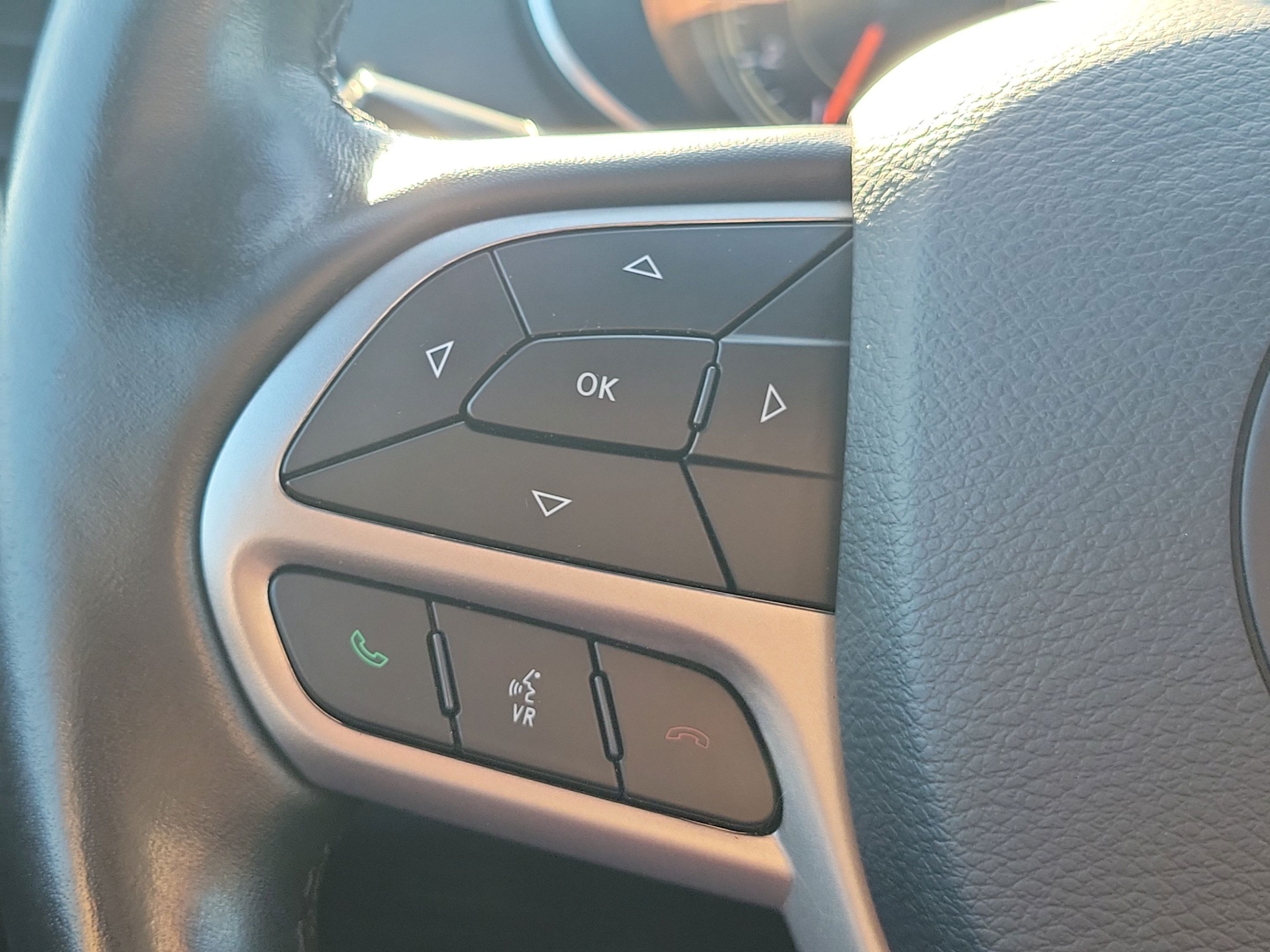 Used 2020 Jeep Cherokee High Altitude AWD/4WD image 25
