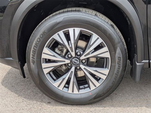 Certified 2023 Nissan Rogue SV image 10