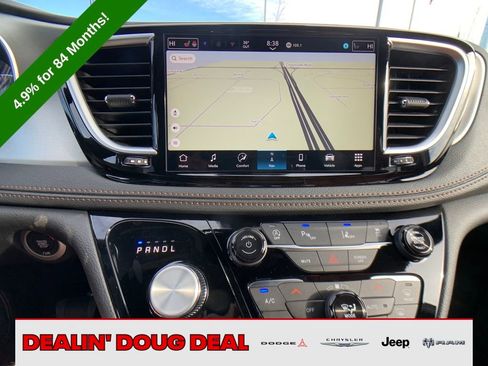 New 2026 Chrysler Pacifica Pinnacle image 19