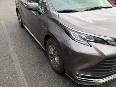 Used 2022 Toyota Sienna XLE