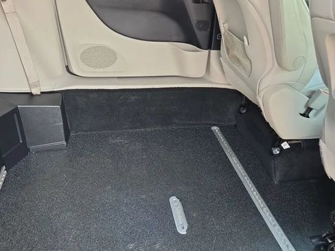 Used 2021 Chrysler Voyager Lxi FWD image 28