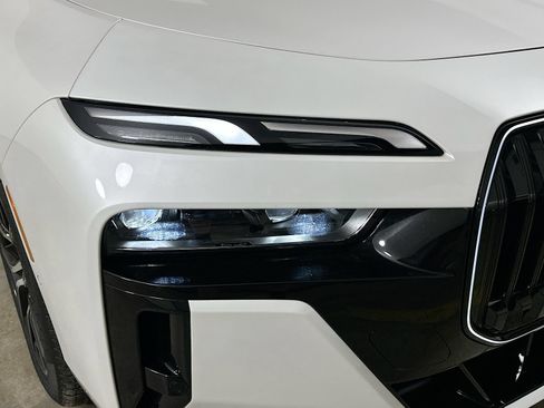 New 2026 BMW 760i xDrive AWD/4WD image 9