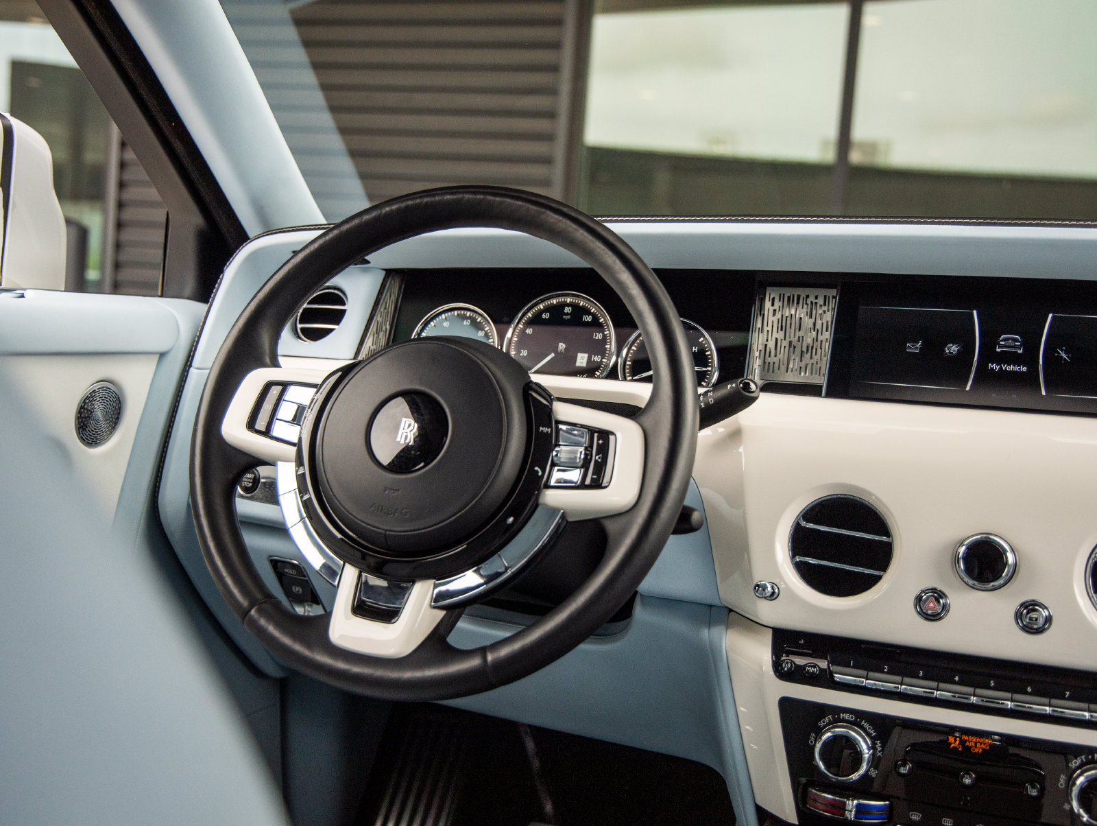 Used 2023 Rolls-Royce Phantom Extended Wheelbase w/ Leather Finishing Pack RWD image 54