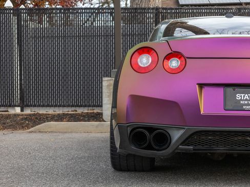 Used 2010 Nissan GT-R Premium image 26