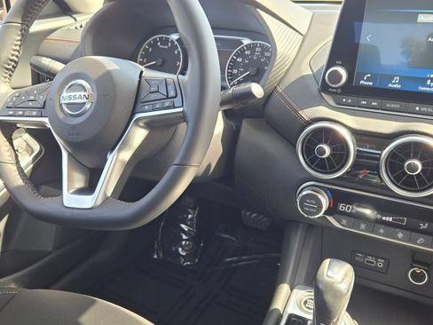 Used 2023 Nissan Sentra SR FWD image 6