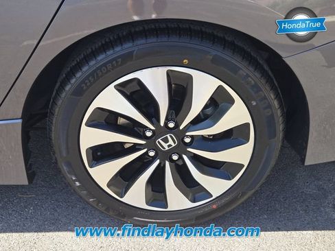 Certified 2017 Honda Accord Touring image 9