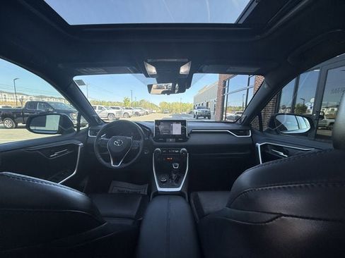 Used 2021 Toyota RAV4 XSE w/ XSE Grade Weather Package AWD/4WD image 15