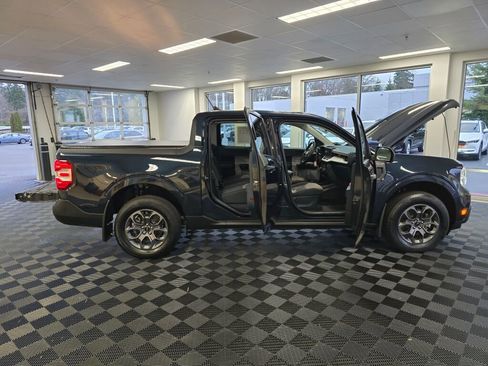 Used 2023 Ford Maverick XLT image 17